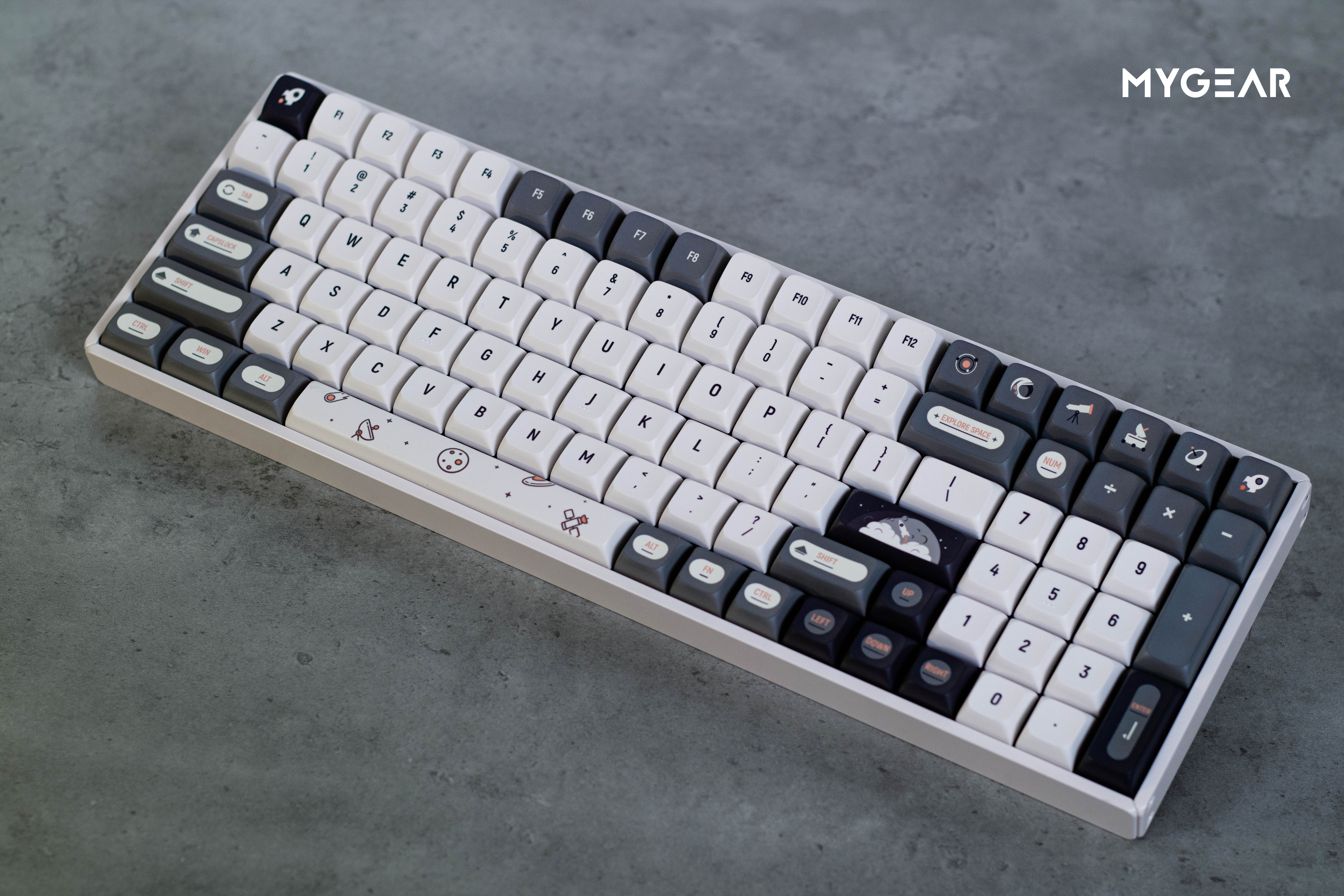 Bàn phím cơ IQUNIX F97 (Hotswap/ 3 Mode: USB/2.4/Bluetooth/ Khung nhôm)