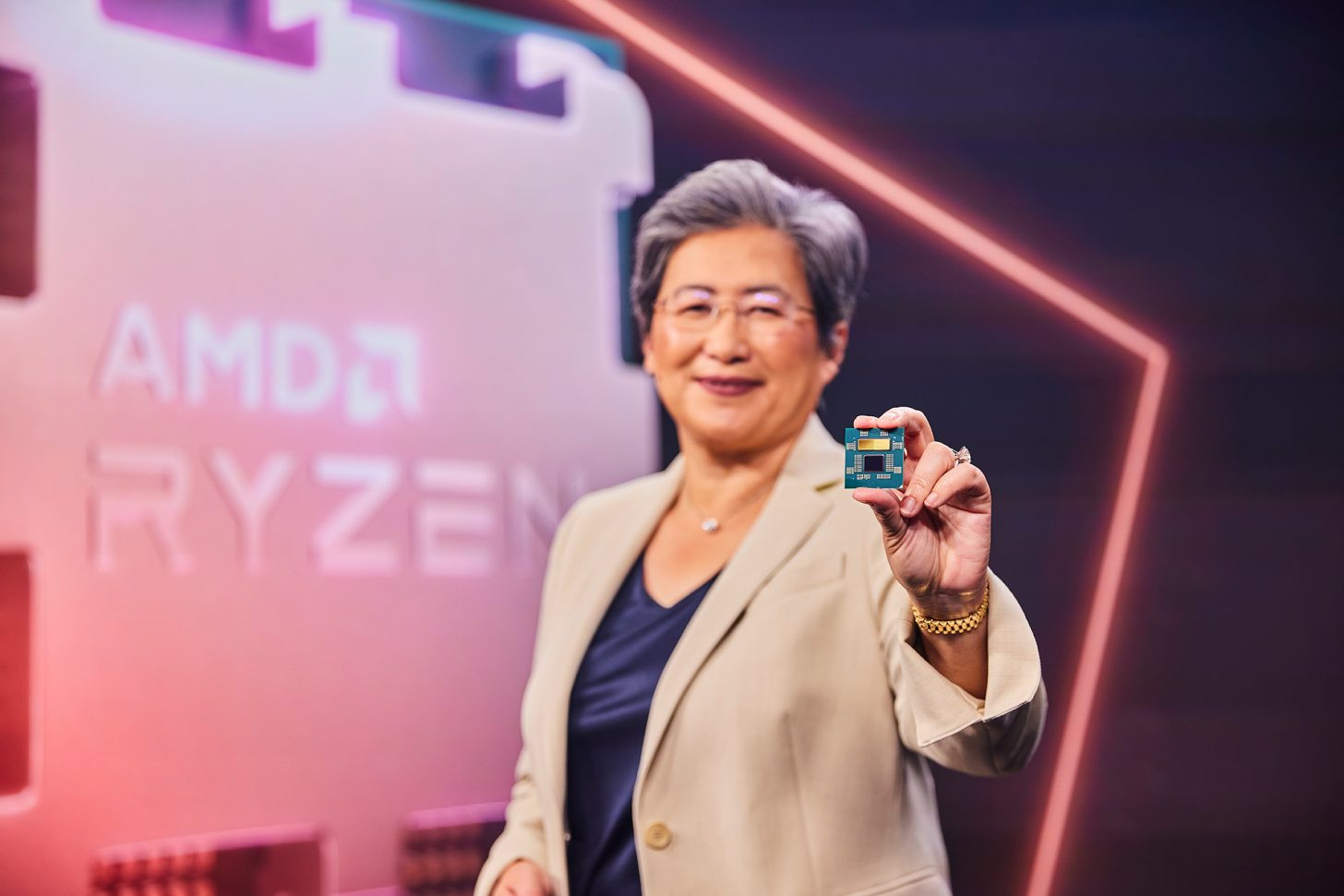 Xem trực tiếp bài phát biểu khai mạc Computex 2024 của CEO AMD, Tiến sĩ Lisa Su, tại đây!