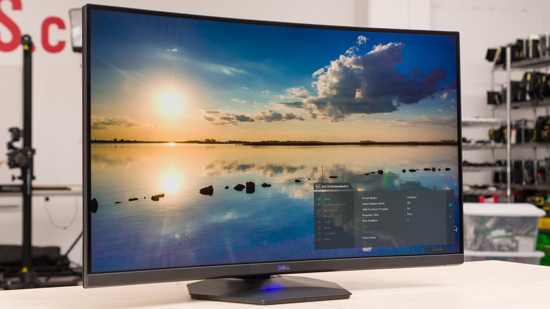 Dell S3222DGM QHD 165Hz chiếc màn hình chơi game siêu chiến